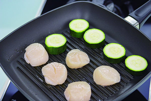 想瘦身就吃温沙拉!沙拉+煎干贝超搭...“不缩水”秘诀曝光