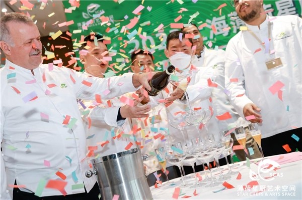 群英聚首巅峰对决,亚洲青年名厨在薄荷星厨艺术空间上演了一场巅峰对决