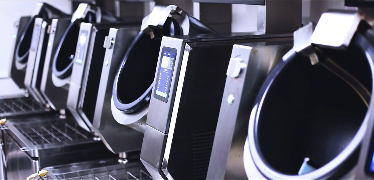 1773307978415453.png “AI养龙虾”之前,优特智厨炒菜机器人早已把“龙虾”炒熟了!